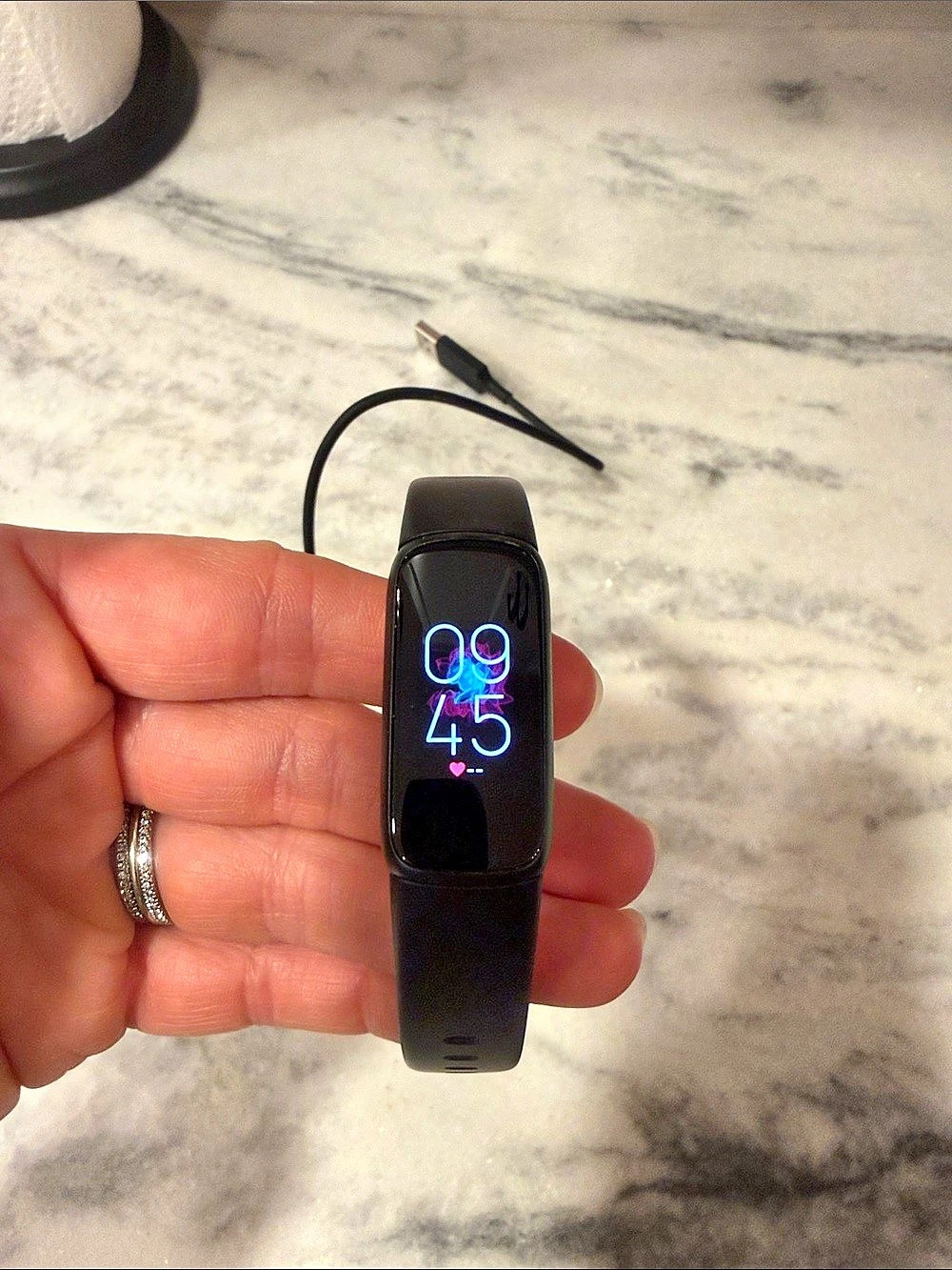Fitbit Luxe Black Fitness Tracker With Charger